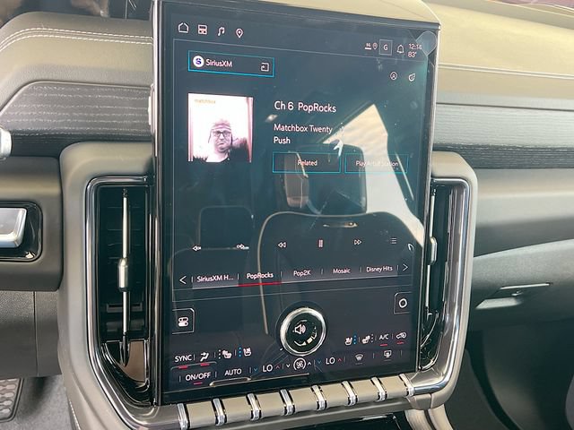 New 2026 GMC Yukon XL AT4 Ultimate AWD/4WD image 10