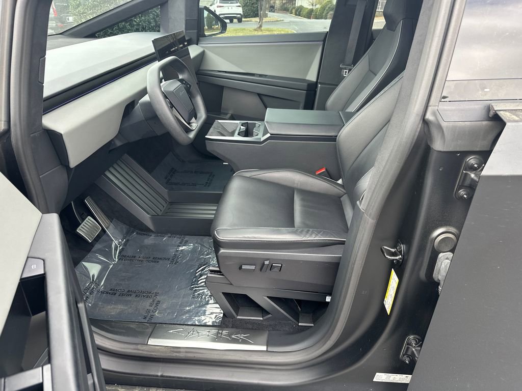 Used 2024 Tesla Cybertruck AWD Crew Cab image 7