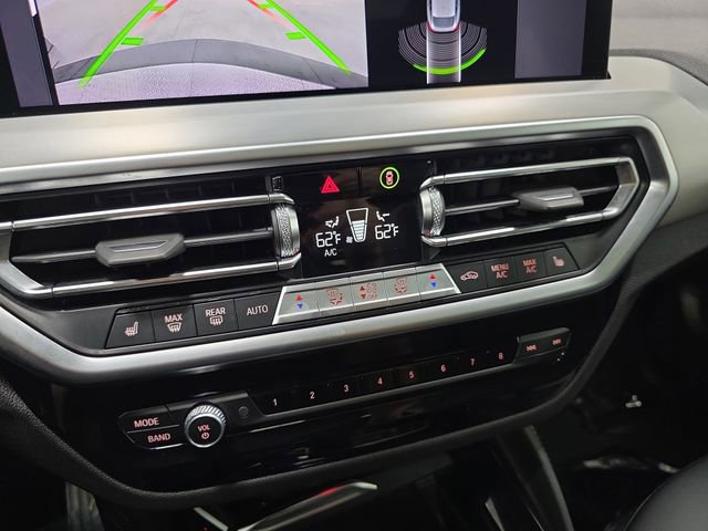 Certified 2025 BMW X4 xDrive30i image 21