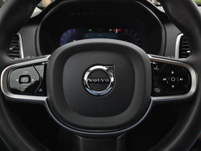 Used 2025 Volvo XC90 B6 Ultra AWD/4WD image 28
