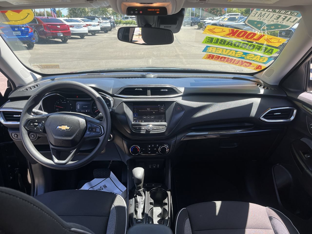 Used 2023 Chevrolet TrailBlazer LT FWD image 18