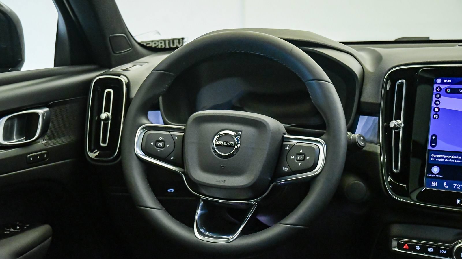 Certified 2023 Volvo XC40 Recharge Plus AWD/4WD image 13