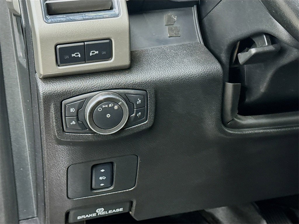 Used 2017 Ford F350 Lariat image 12