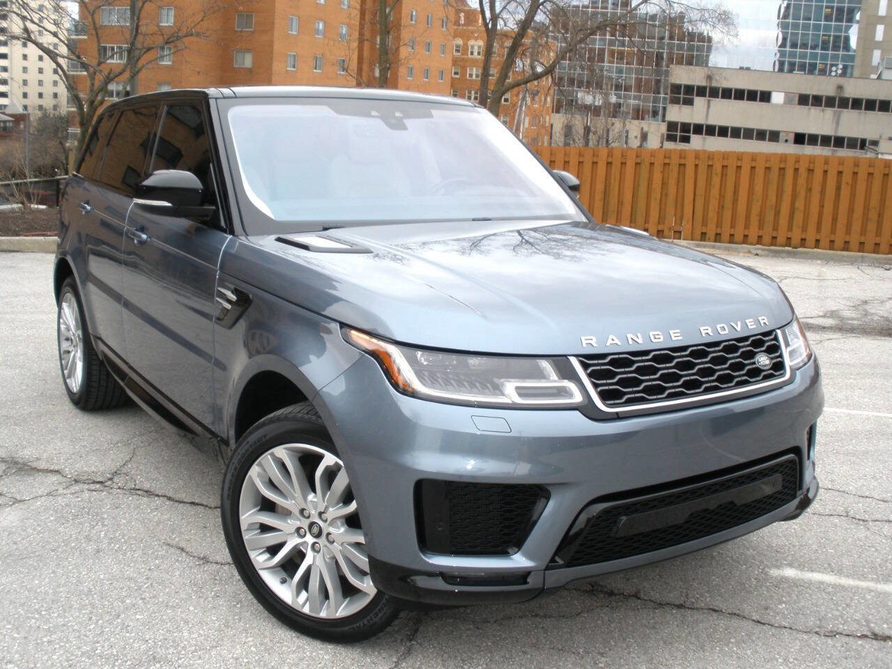 Used 2020 Land Rover Range Rover Sport HSE AWD/4WD image 3