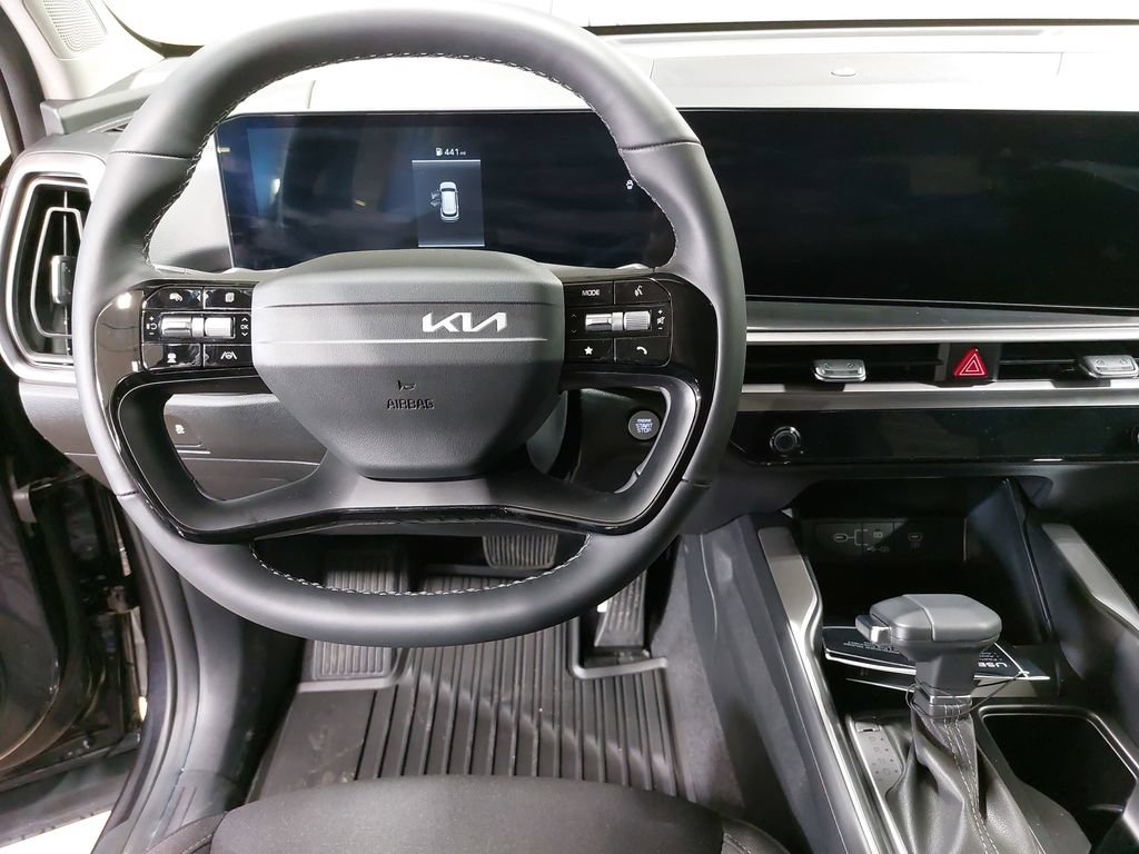 New 2026 Kia Sorento LX FWD image 17