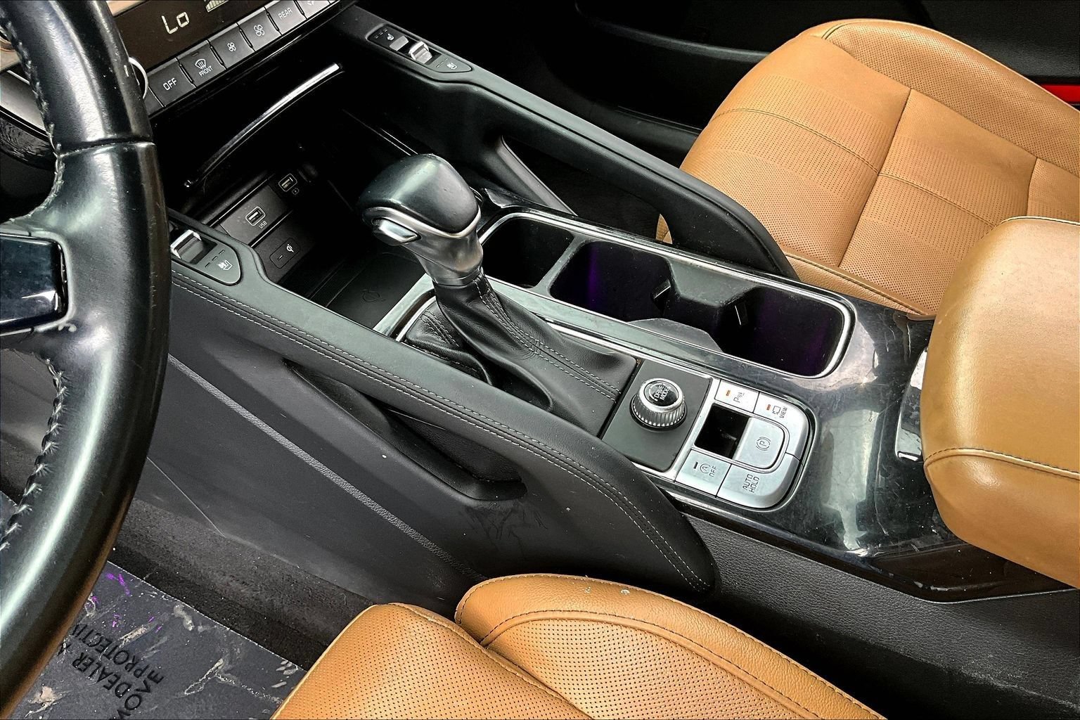 Used 2020 Kia Telluride SX w/ Towing Package FWD image 16