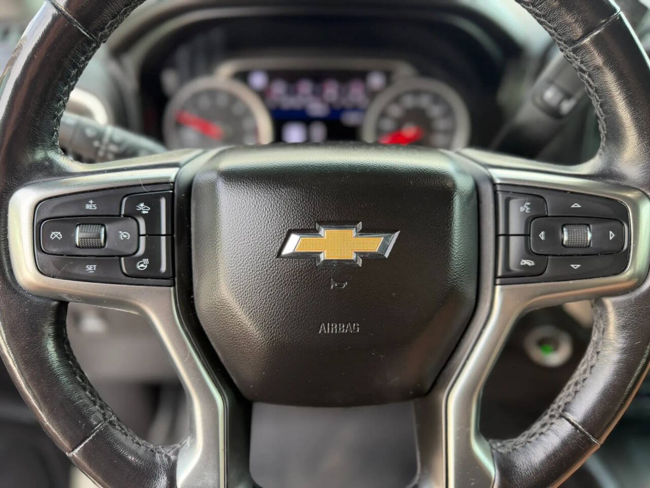 Used 2020 Chevrolet Silverado 1500 LTZ w/ LTZ Plus Package AWD/4WD image 18