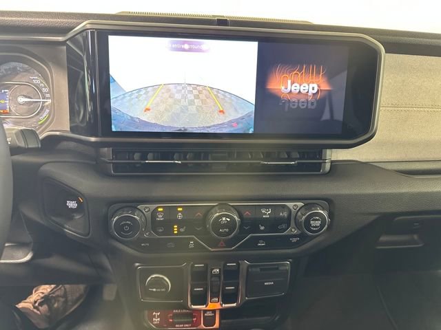 Used 2024 Jeep Wrangler Unlimited image 22