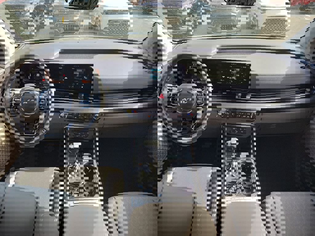 New 2026 Kia Carnival EX image 18