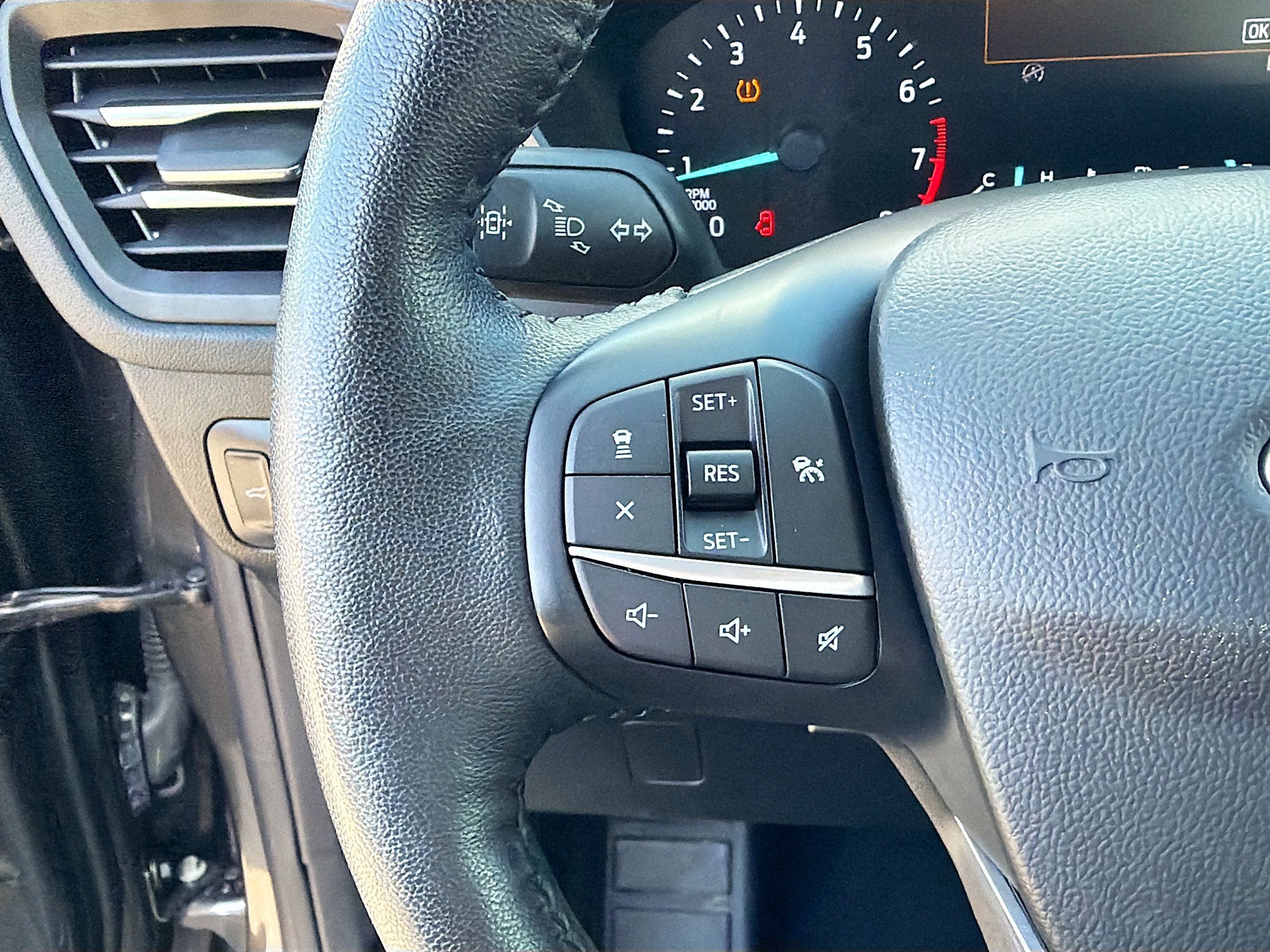 Used 2020 Ford Escape SEL image 37