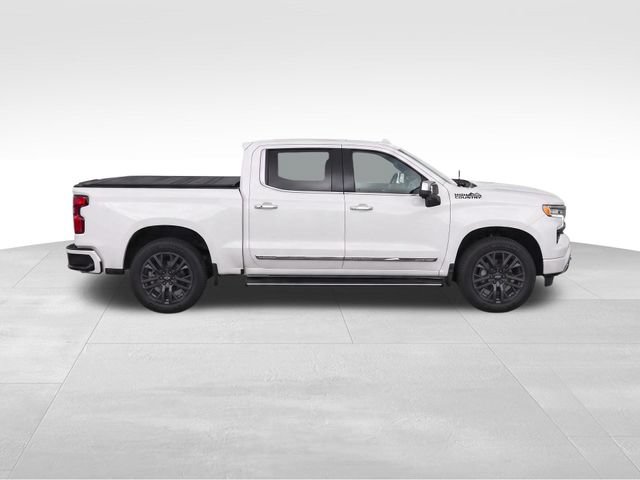 Used 2022 Chevrolet Silverado 1500 High Country w/ High Country Premium Package AWD/4WD image 3