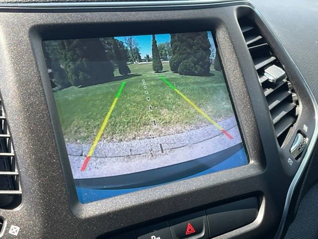 Used 2019 Jeep Cherokee Trailhawk w/ Cold Weather Group AWD/4WD image 15