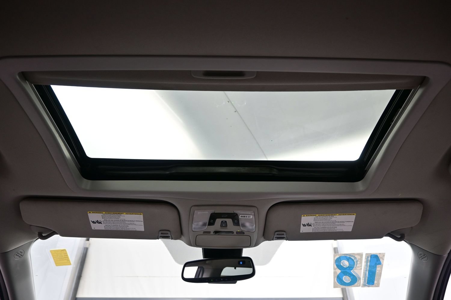Used 2018 Toyota Sienna XLE Premium w/ Carpet Mat Package FWD image 22