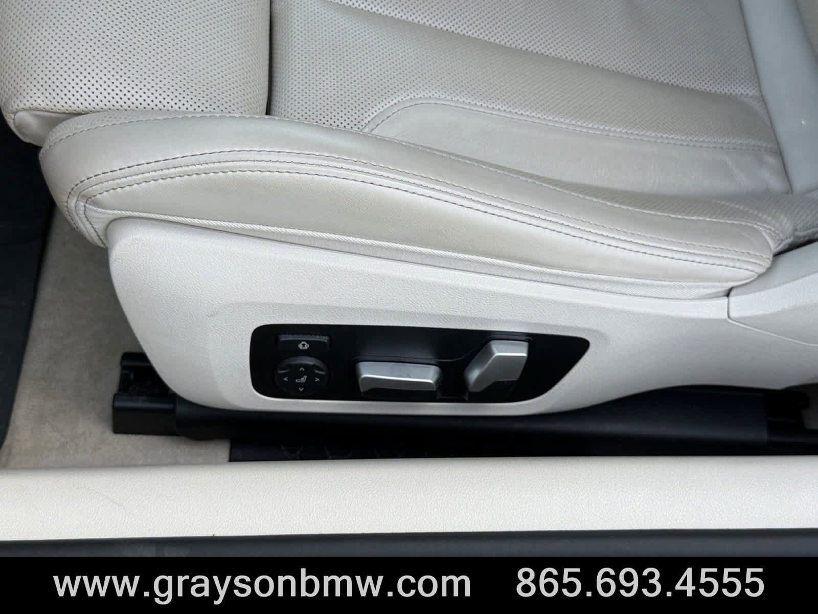Used 2025 BMW M850i xDrive Convertible AWD/4WD image 11
