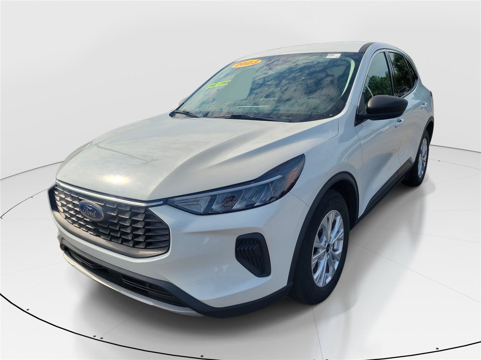 Used 2023 Ford Escape Active w/ Cold Weather Package FWD image 2