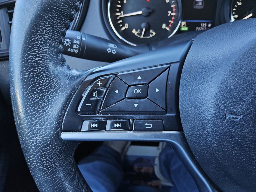 Used 2019 Nissan Rogue SV image 24