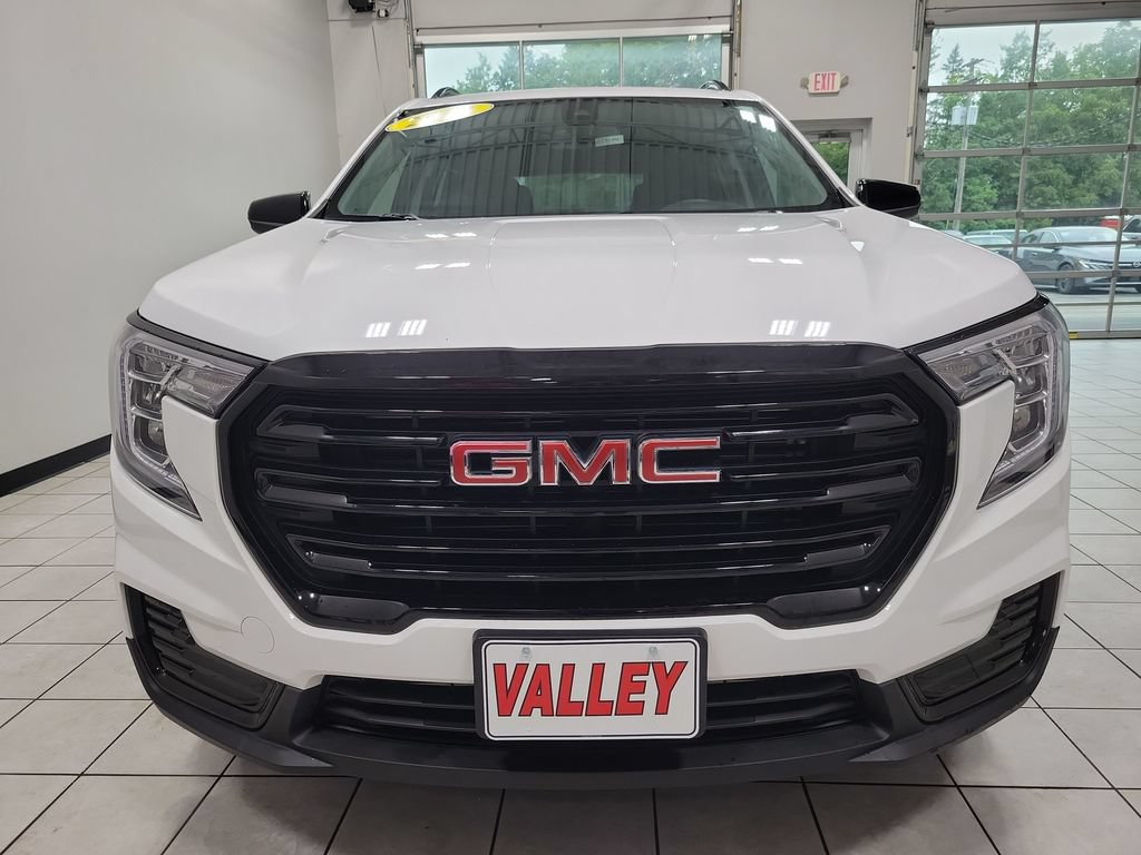 Used 2023 GMC Terrain SLE w/ Driver Convenience Package AWD/4WD image 6