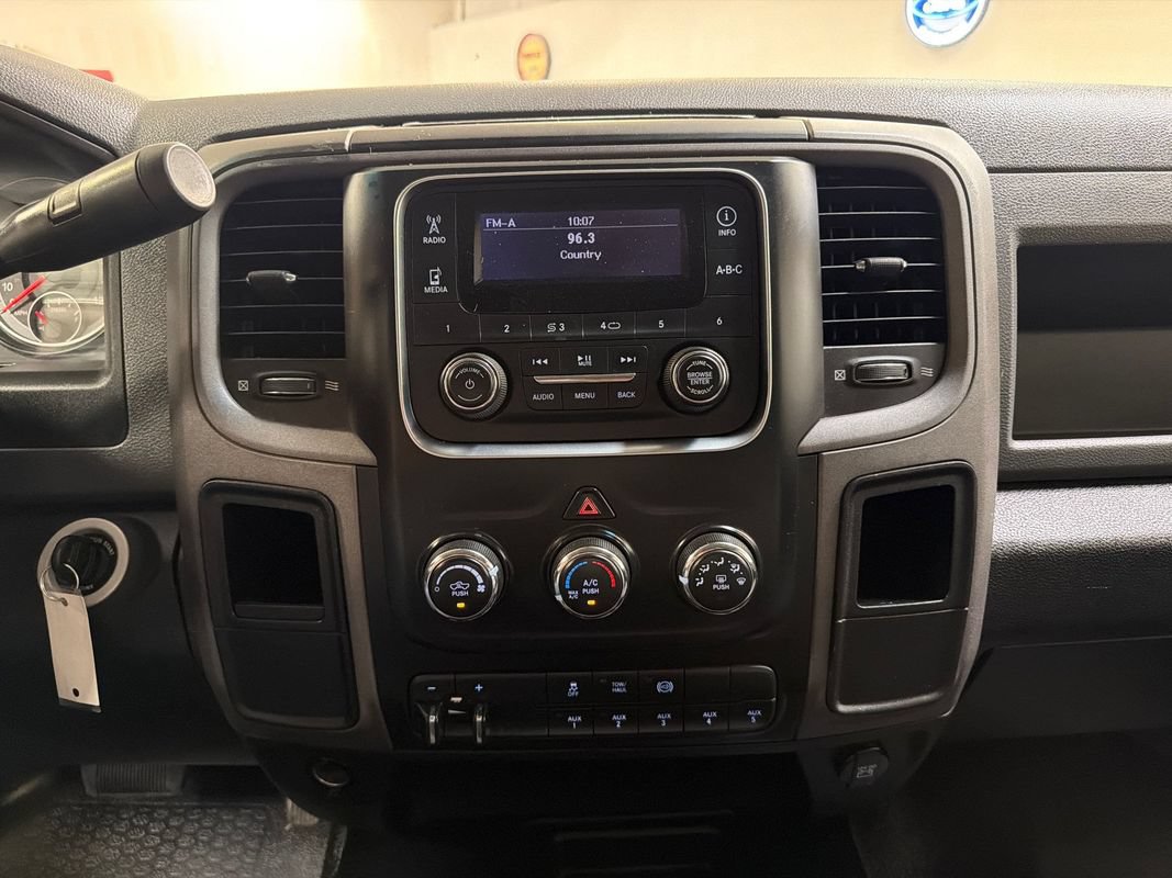 Used 2014 RAM 3500 Tradesman w/ Chrome Appearance Group AWD/4WD image 17