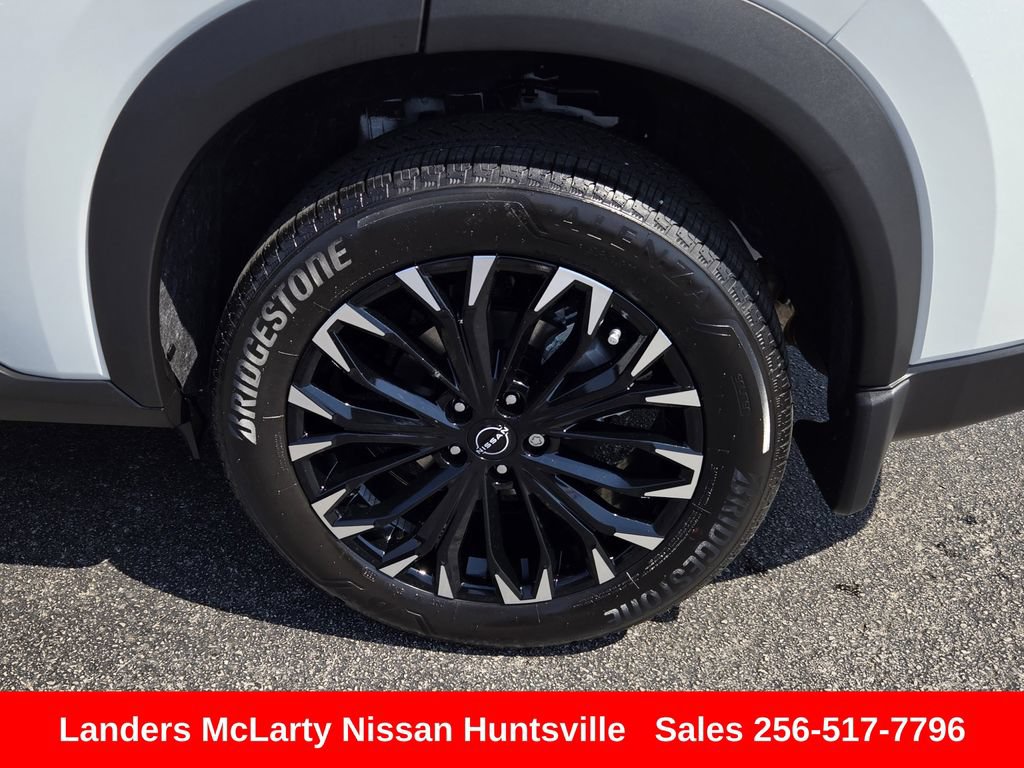 Used 2026 Nissan Rogue Dark Armor FWD image 12