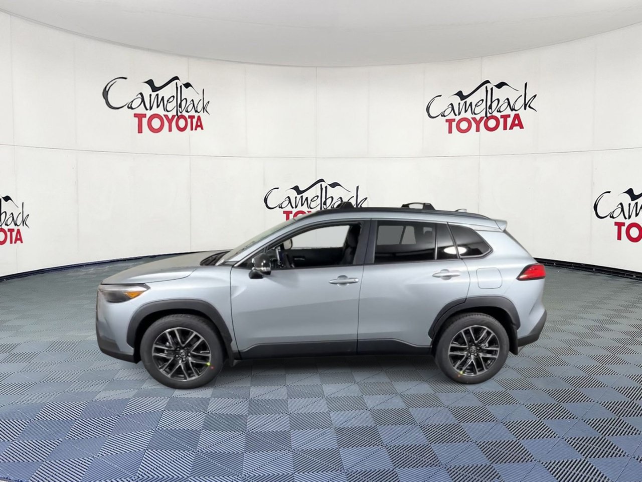 New 2026 Toyota Corolla Cross XLE w/ Convenience Package FWD image 8
