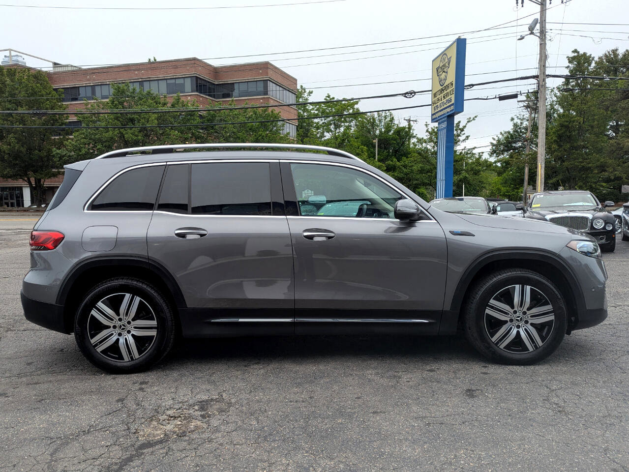 Used 2022 Mercedes-Benz EQB 300 4MATIC image 7