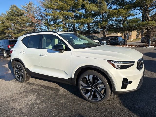 New 2026 Volvo XC40 B5 Ultra w/ Protection Package Premier