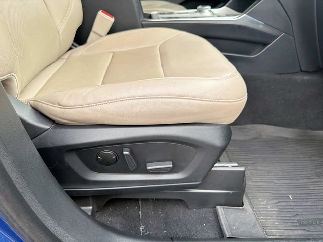 Used 2022 Ford Explorer Limited w/ Equipment Group 301A RWD image 16