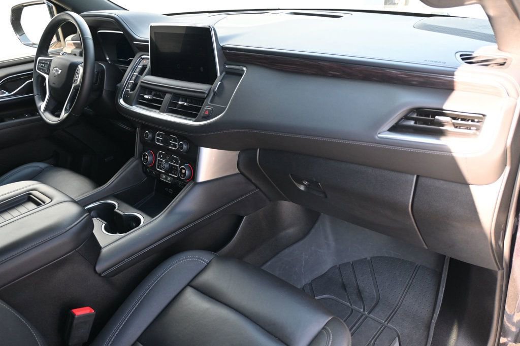 Used 2024 Chevrolet Suburban Z71 w/ Luxury Package image 11