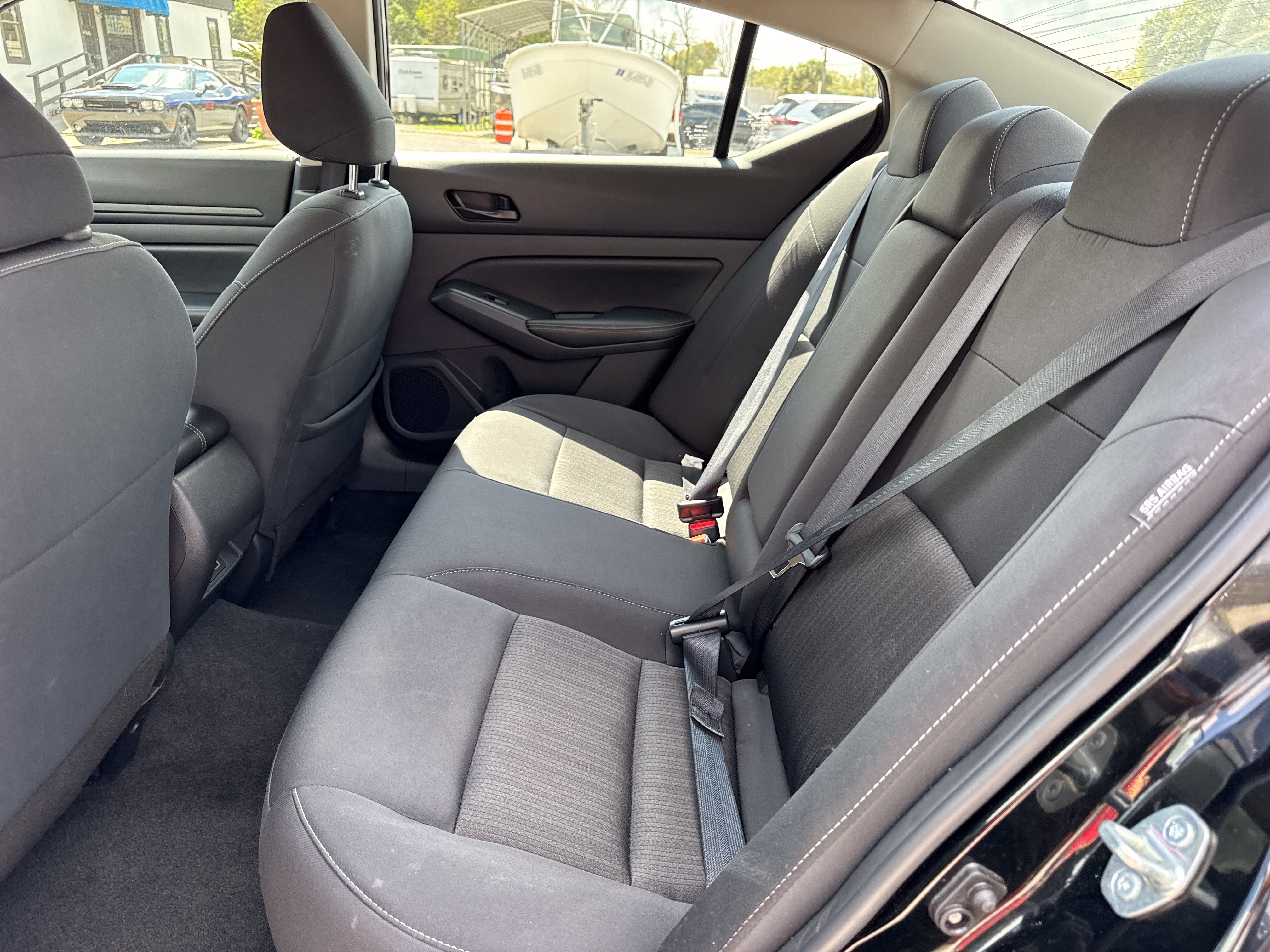 Used 2025 Nissan Altima 2.5 SV FWD image 10