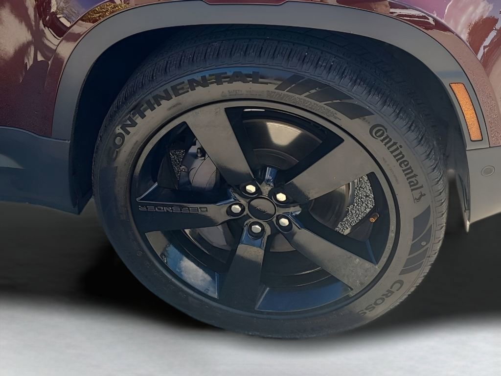 Used 2023 Land Rover Defender 130 First Edition image 17