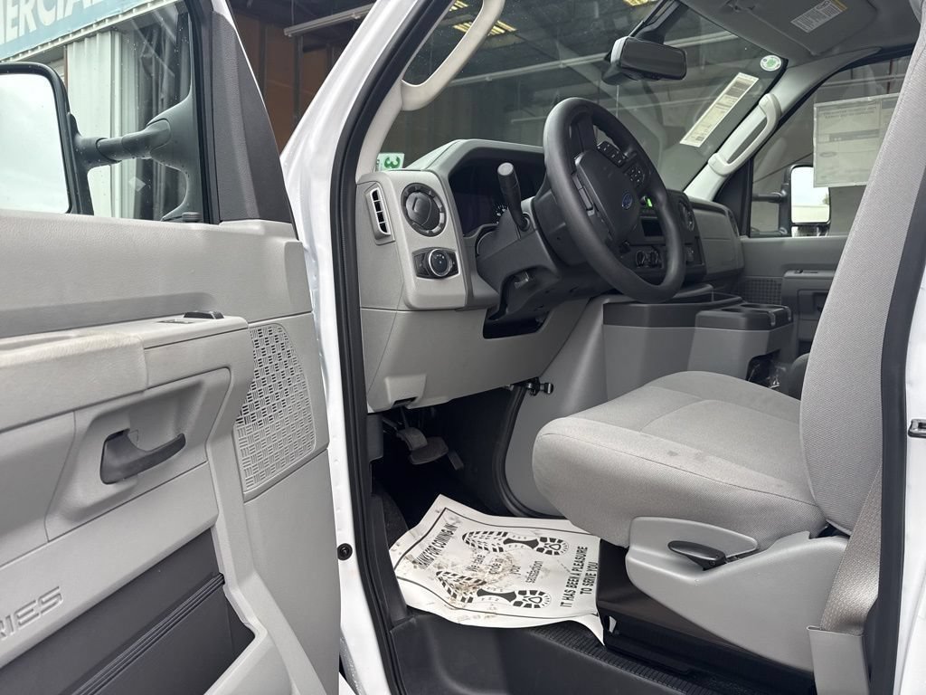 New 2026 Ford E-350 and Econoline 350 Super Duty w/ Power Equipment Group RWD image 32
