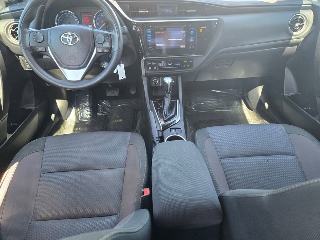 Used 2017 Toyota Corolla LE image 11
