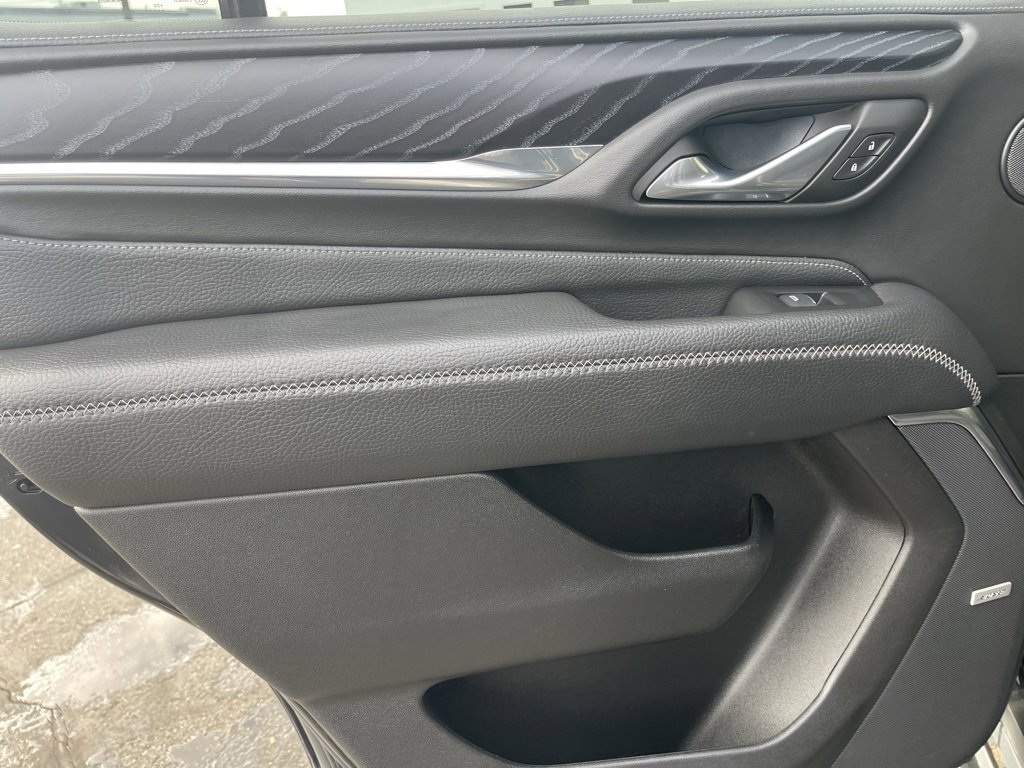 Used 2023 GMC Yukon Denali w/ Denali Reserve Package image 18