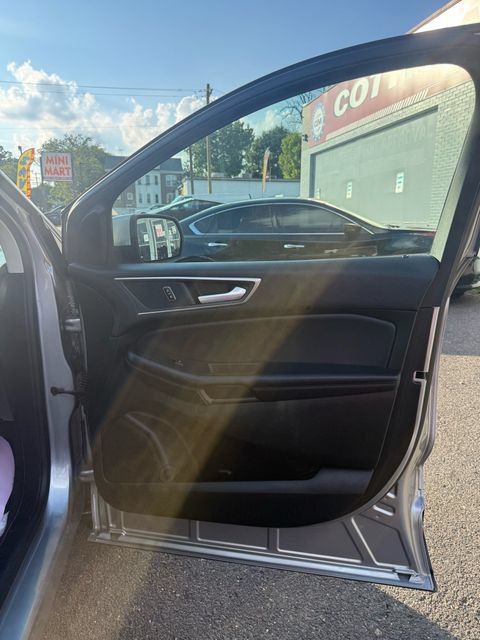 Used 2023 Ford Edge SEL AWD/4WD image 29