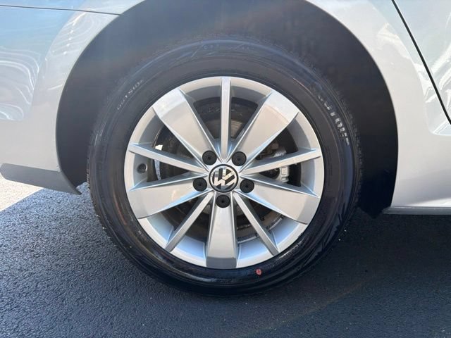 Used 2015 Volkswagen Jetta SE FWD image 9