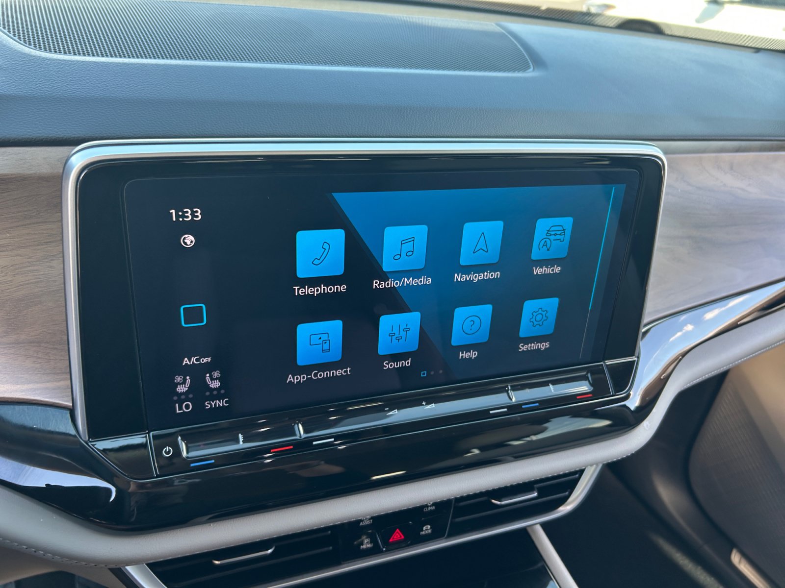 Certified 2026 Volkswagen Atlas SE FWD image 26