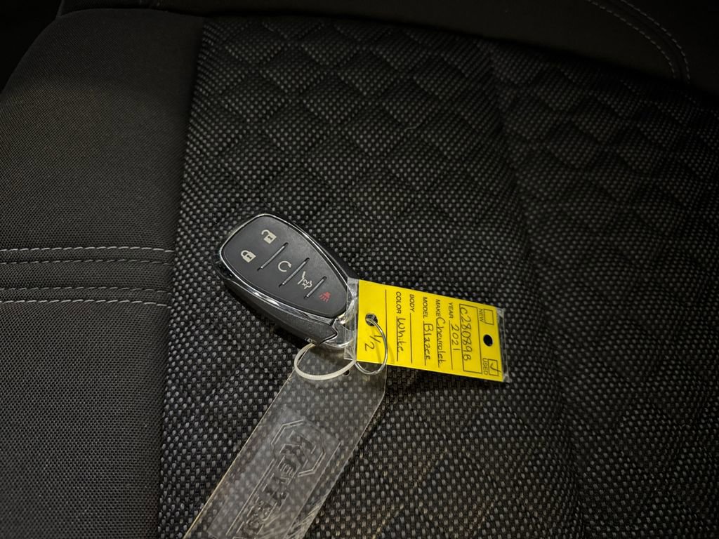 Used 2021 Chevrolet Blazer LT image 32