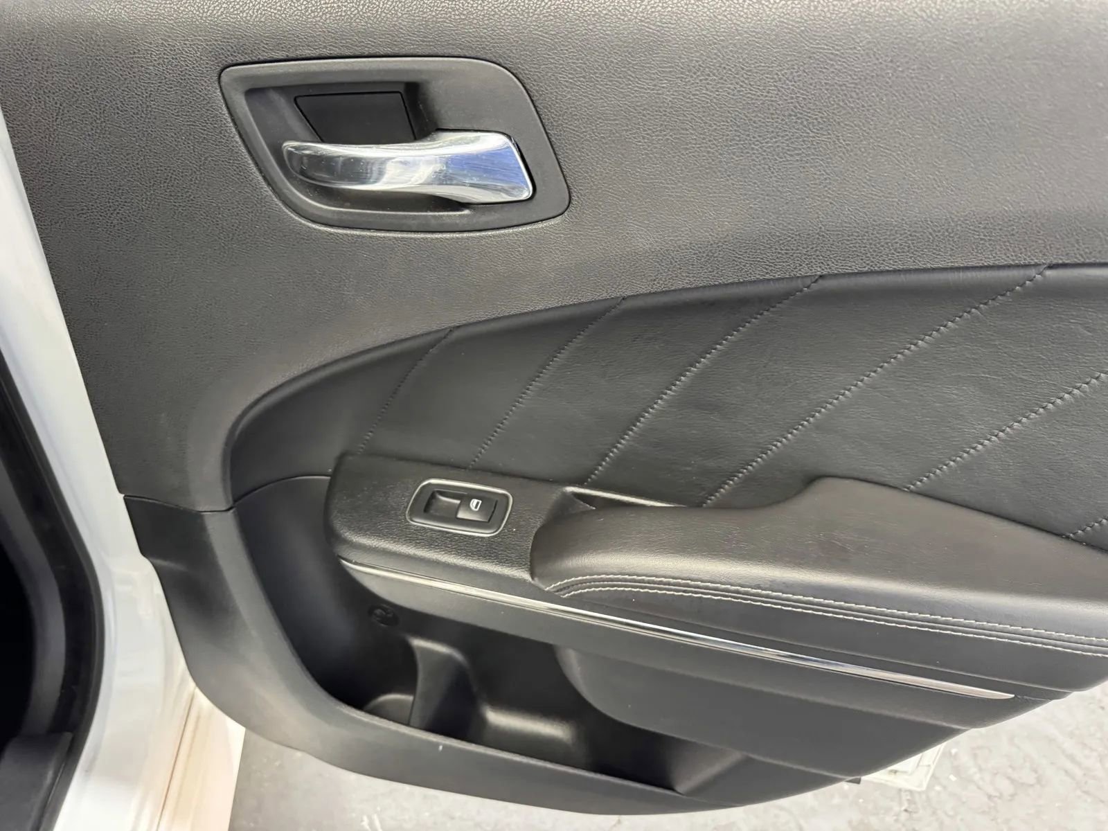Used 2018 Dodge Charger SRT Hellcat RWD image 9
