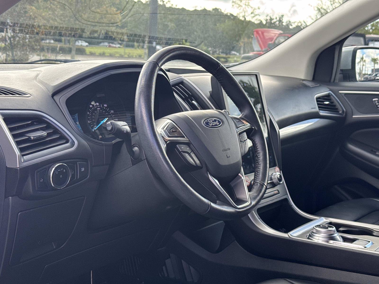 Used 2024 Ford Edge SEL AWD/4WD image 15