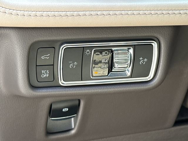 Used 2023 Lincoln Nautilus AWD image 23