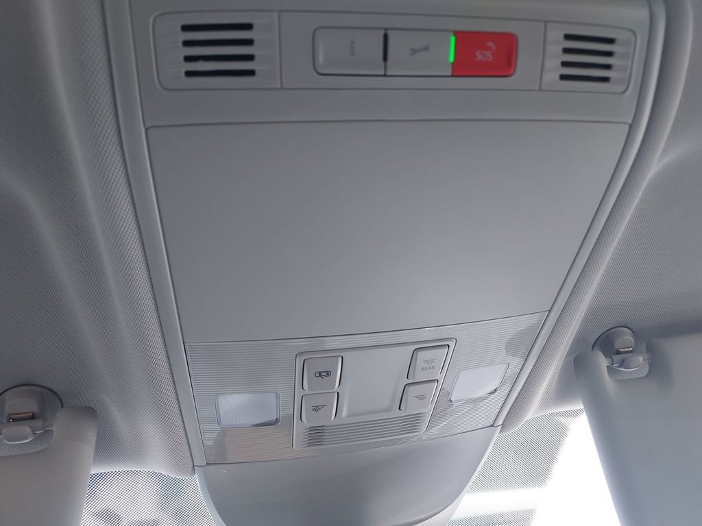 Used 2025 Volkswagen Taos S FWD image 19