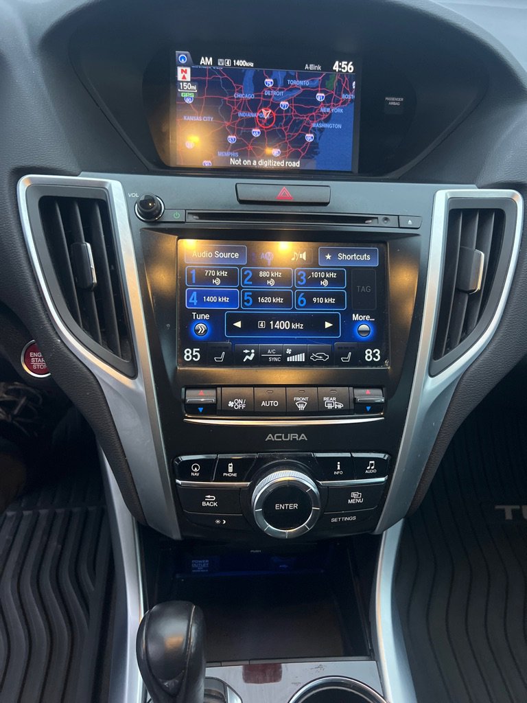 Used 2015 Acura TLX w/ Technology Package image 33