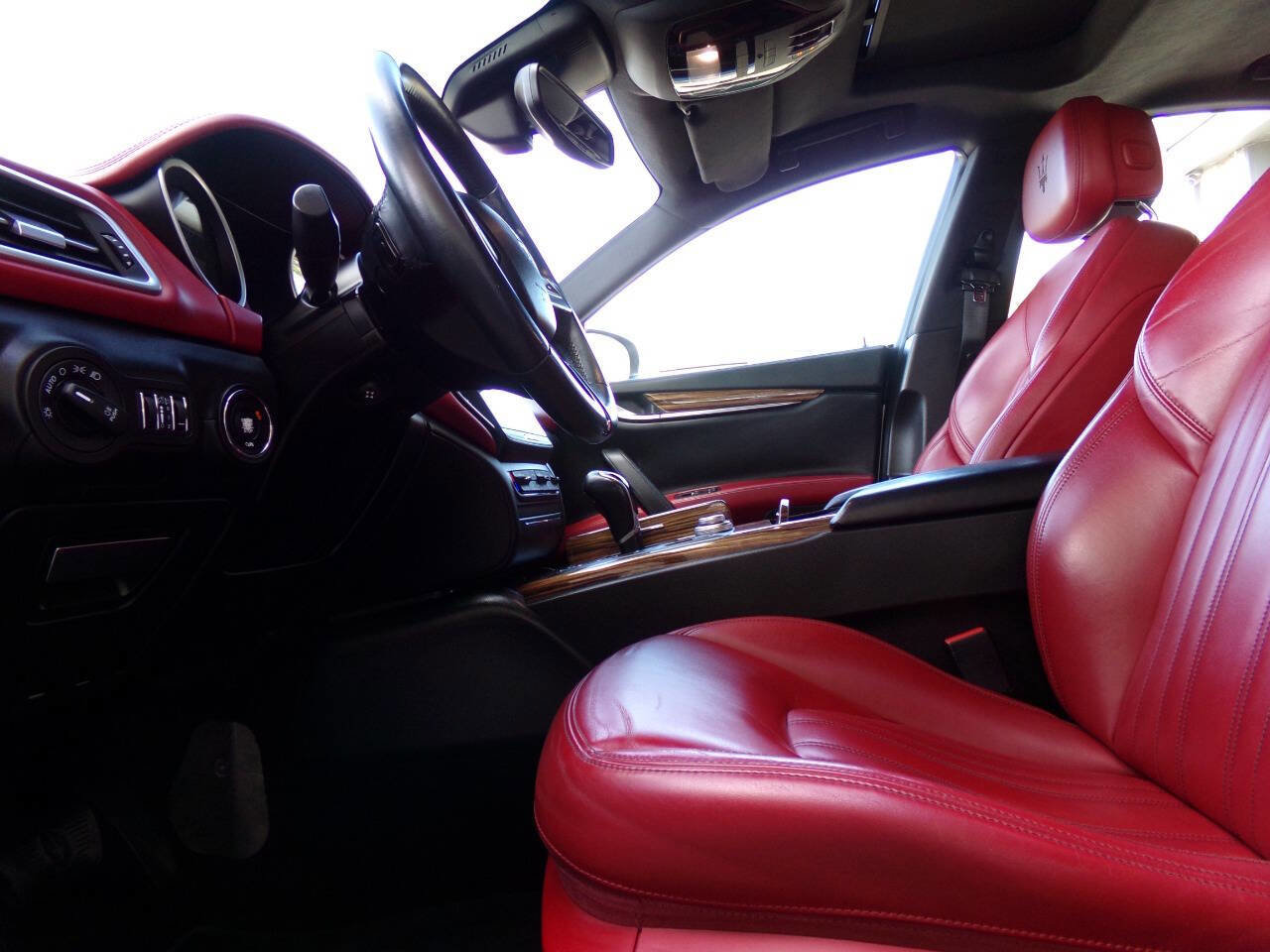 Used 2018 Maserati Ghibli S image 21