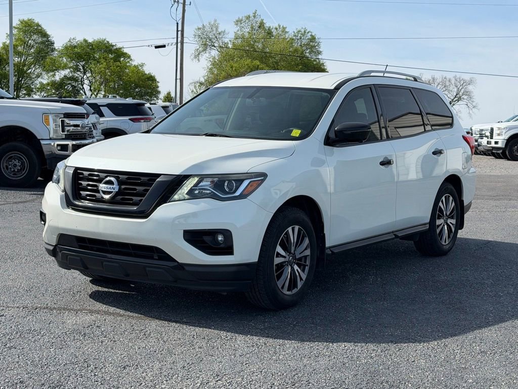 Used 2017 Nissan Pathfinder SL w/ Trailer Tow Package image 9