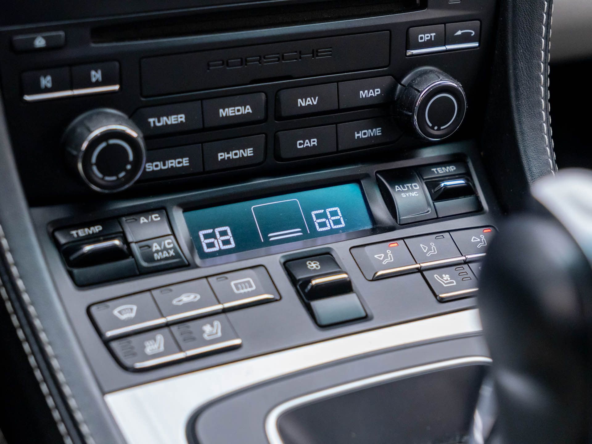 Used 2018 Porsche 718 Boxster GTS image 24