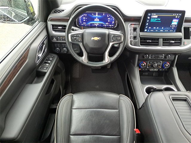 Used 2024 Chevrolet Suburban Premier image 11