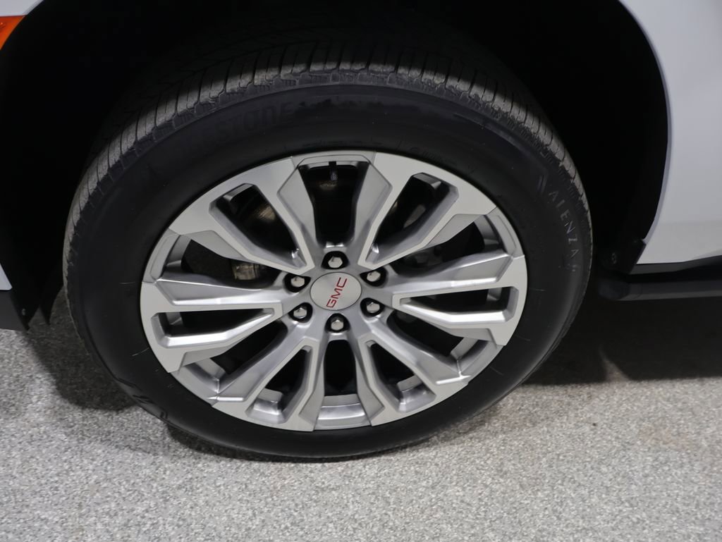 Used 2024 GMC Yukon XL Denali w/ Denali Reserve Package AWD/4WD image 9