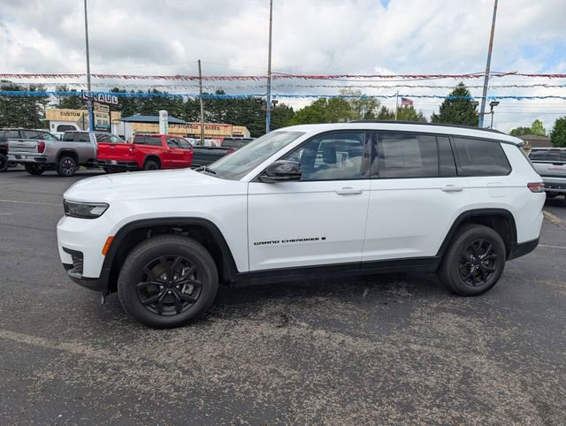Used 2024 Jeep Grand Cherokee L Altitude AWD/4WD image 4
