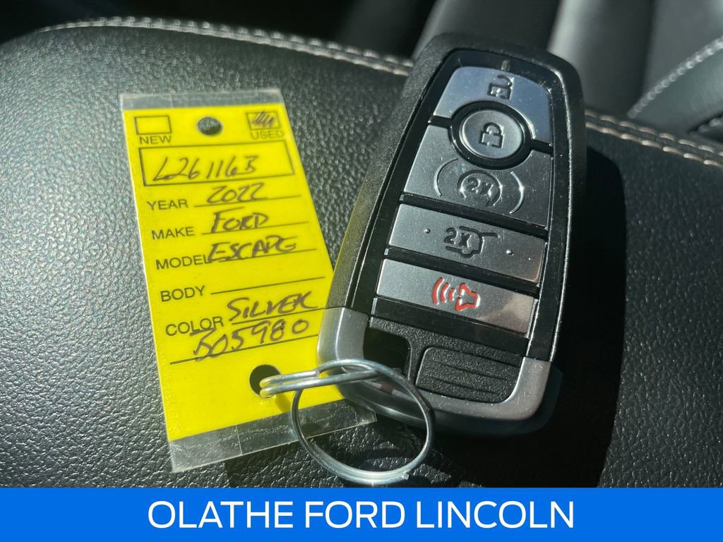 Used 2022 Ford Escape Titanium image 10