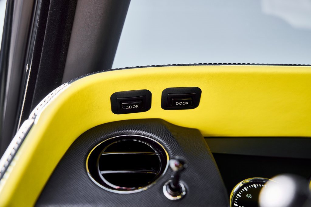 Used 2022 Rolls-Royce Cullinan Black Badge w/ Dark Exterior Package image 61